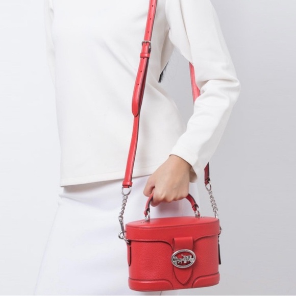 LIKE NEW COACH RED GEORGIE GEM CROSSBODY WITH SILVER HARDWARE - Picture 3 of 16